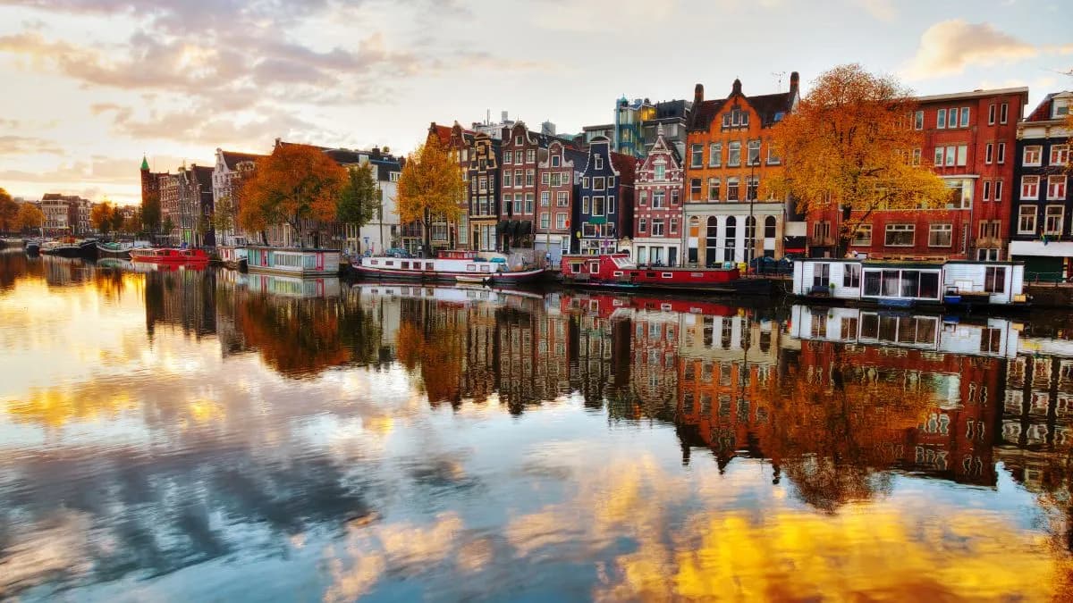 Día 5 - PARÍS - BRUJAS - ÁMSTERDAM