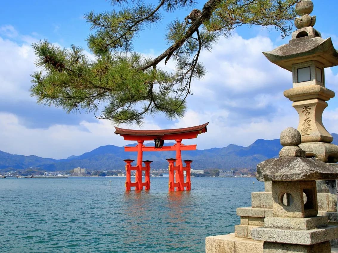 OSAKA – HIROSHIMA – MIYAJIMA – PARQUE DE LA PAZ